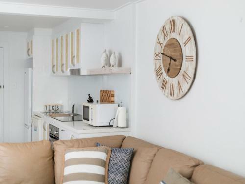 White Waves 5 - Absolute Beachfront In Hastings Point