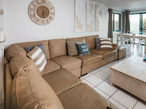 White Waves 5 - Absolute Beachfront In Hastings Point