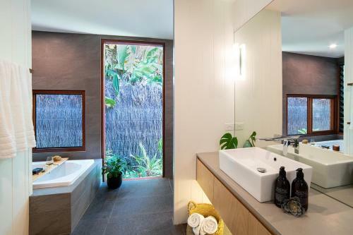The Luxe Bungalow - Byron Beach Retreats