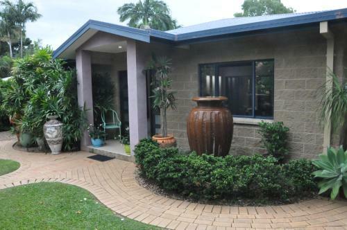 Stunning Magnetic Island Home,private, Large Pool,adults Only