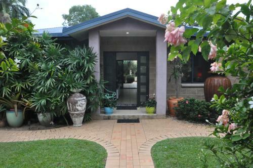 Stunning Magnetic Island Home,private, Large Pool,adults Only