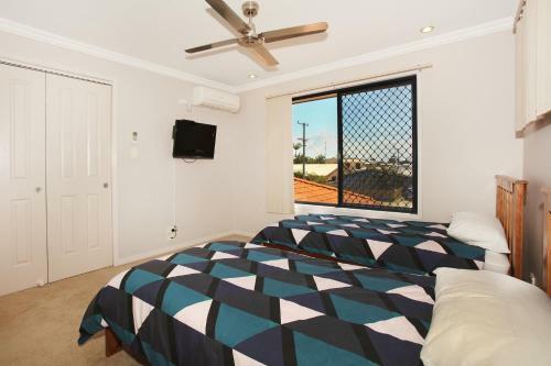 Oomoo 27 - Four Bedroom Townhouse - Close To Beaches!