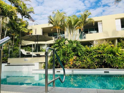 Absolute Beachfront - Cabarita Beach - Ocean Views - 3 Bed Apartment
