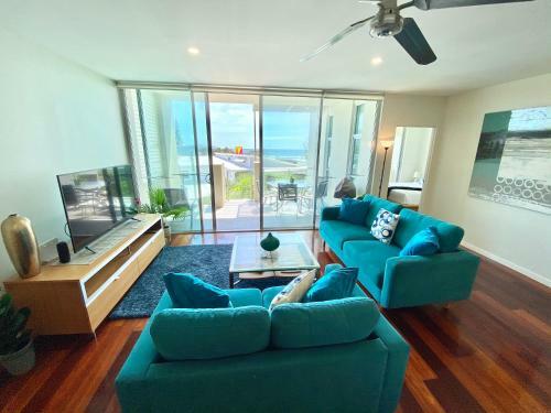 Absolute Beachfront - Cabarita Beach - Ocean Views - 3 Bed Apartment