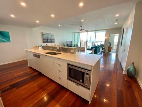 Absolute Beachfront - Cabarita Beach - Ocean Views - 3 Bed Apartment