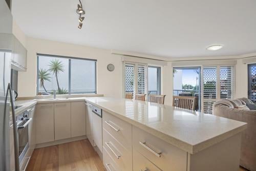 Breakwater Views Apartments