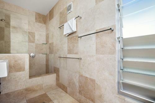 Contemporary & Central, Sunshine Beach