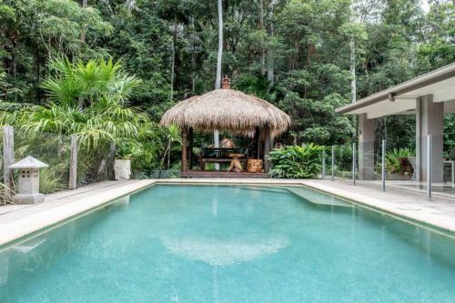Noosa Rainforest Escape - Asian Influences