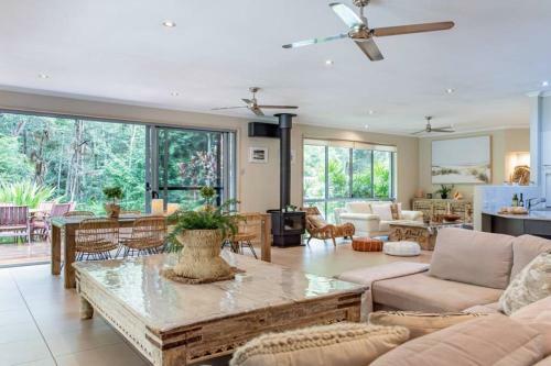 Noosa Rainforest Escape - Asian Influences