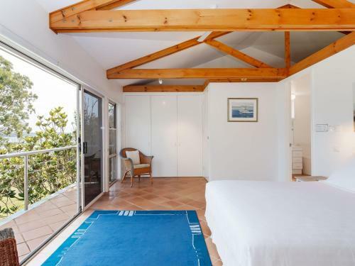 Unit 1 44 Danalene Pde Fantastic Waterfront Property With Air Con