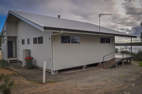 Rest A Shore Coffin Bay