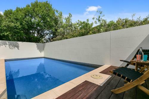 Silver, Sunrise Beach