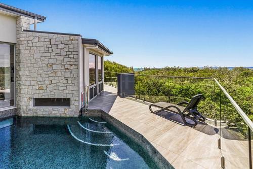 Seclusion By The Sea, Castaways Beach