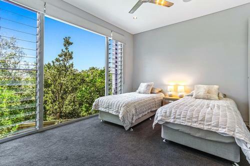 Seclusion By The Sea, Castaways Beach