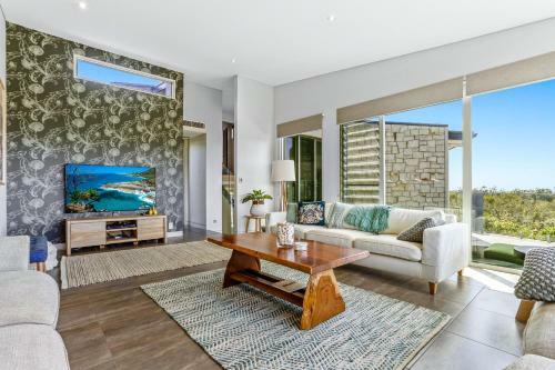 Seclusion By The Sea, Castaways Beach