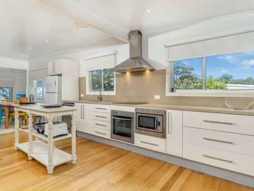 Beach Break At Hyams Beach 4pm Check Out Sundays