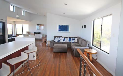 Grace Hill - Magnificent Ocean Views