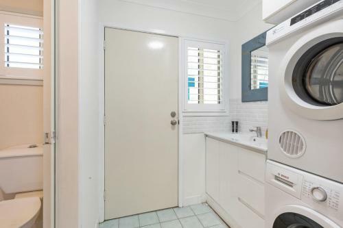 Mystery Bay Retreat