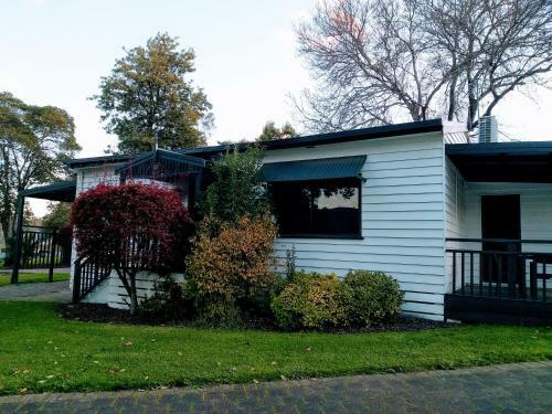 Hotel Lake Hume Resort