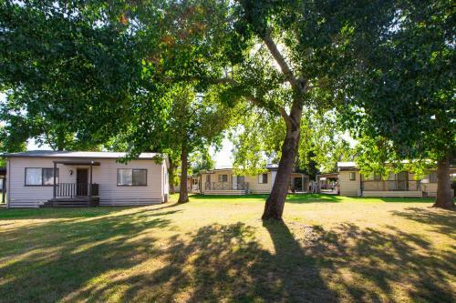 Hotel Lake Hume Resort