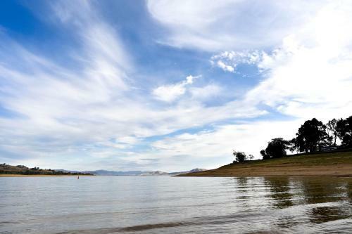 Hotel Lake Hume Resort