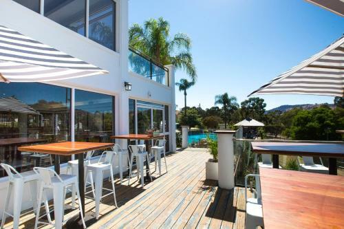 Hotel Lake Hume Resort