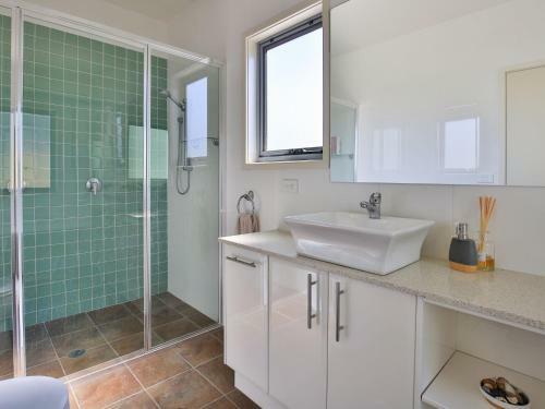 Thalassa I Pet Friendly I 2 Mins Walk To Beach