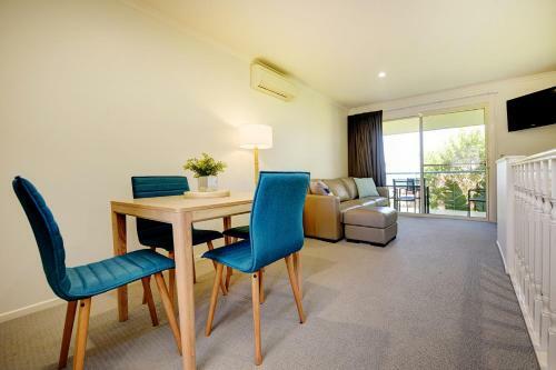 Villa Aqualuna Beach Resort - Unit 25