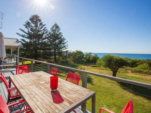 Endless Summer I Pet Friendly I 2 Mins Walk To Beach