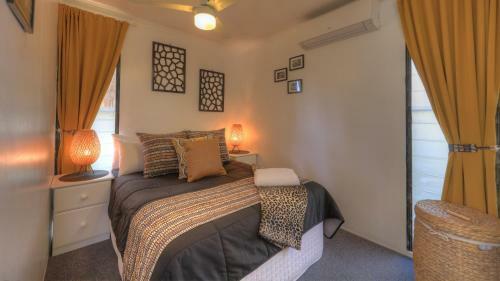 Hotel Maroochy River Resort & Bungalows
