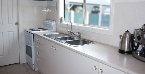 Unwind @ Goolwa Beach House - Pet Friendly