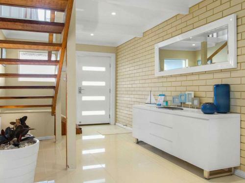 Sea Gem - Air Conditioned And Fireplace