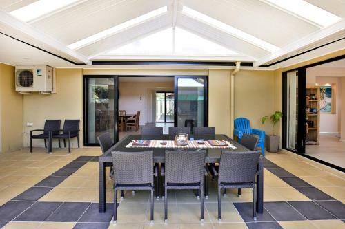Sandy Bottom - Pet Friendly - 3 Min Walk To Beach