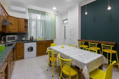 Oliva Inn & Hostel