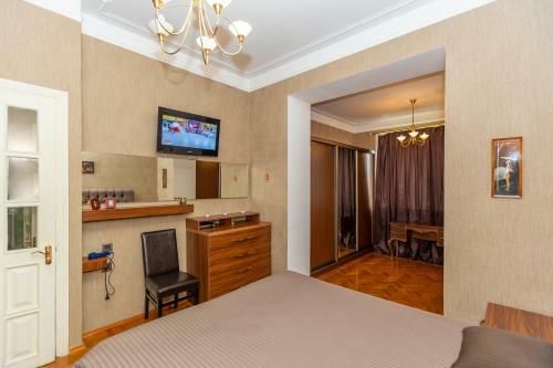 Azneft Square Flame Towers View Apartment