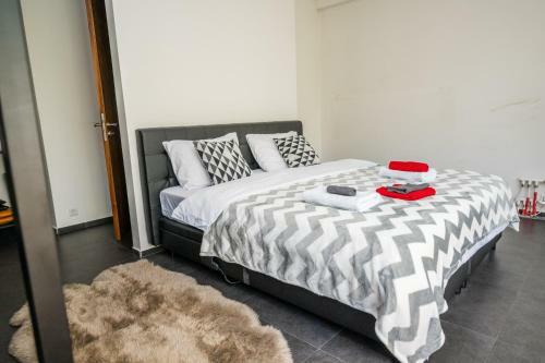 Luxury Apartment In Beautiful Neighborhood