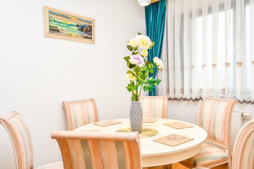 Modern 2bdr Apartment-best View- Free Parking