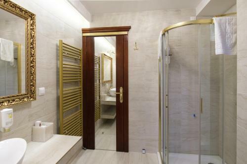 Integra Hotel
