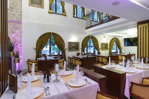 Integra Hotel