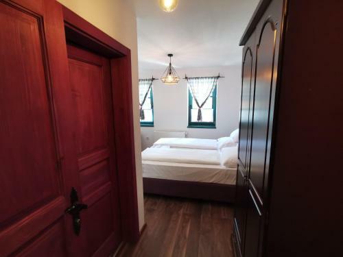 Albergue Restoran Mlin Vare?
