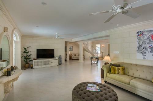Villa Royal Palms