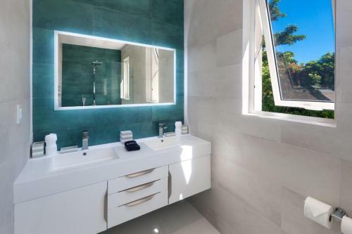 Villa Royal Westmoreland - Seaduced By Blue Sky Luxury
