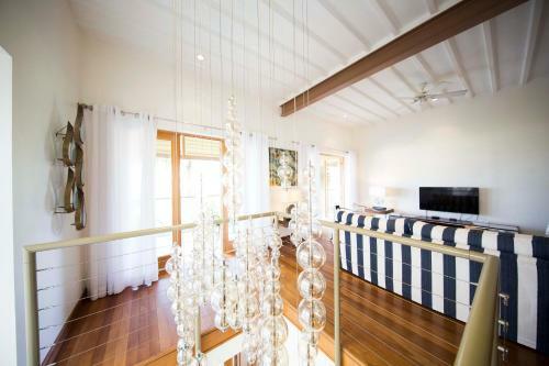 This Lofttownhouse Is Spacious, Flooded With Natural Light