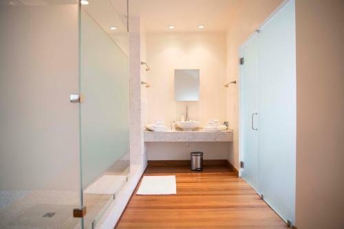 This Lofttownhouse Is Spacious, Flooded With Natural Light