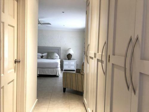 Southwinds Villa Is A Three Bedroom Beach Front Property With A Beautiful Big In