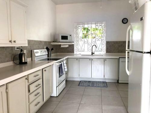 Southwinds Villa Is A Three Bedroom Beach Front Property With A Beautiful Big In