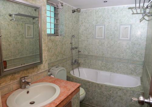 Hostal Maya Service Apt Guest House