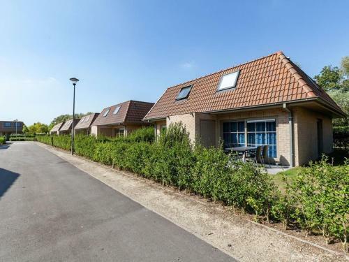Relaxing Holiday Home In Adinkerke With Fenced Garden