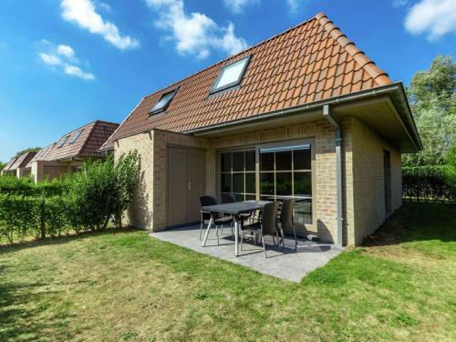 Relaxing Holiday Home In Adinkerke With Fenced Garden