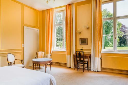 Halloy Chateau Sleeps 35 Wifi